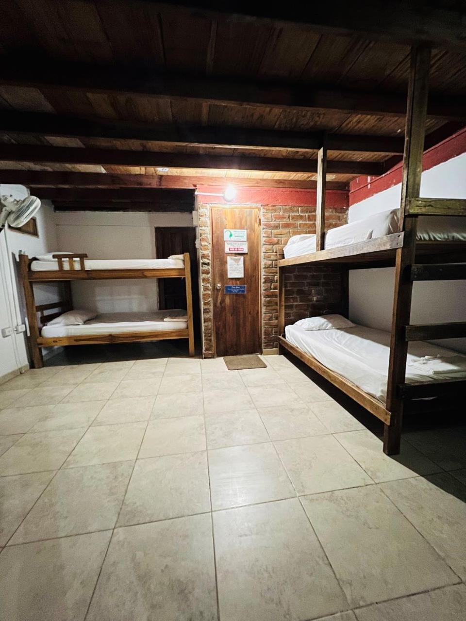 Hostal Kaia Санта-Марта Экстерьер фото