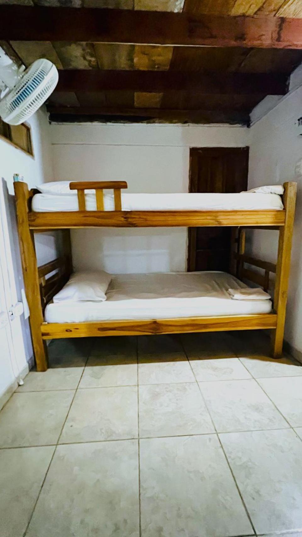 Hostal Kaia Санта-Марта Экстерьер фото