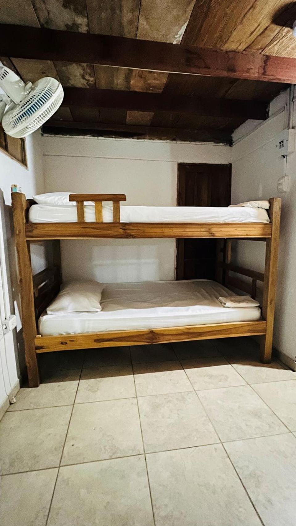 Hostal Kaia Санта-Марта Экстерьер фото
